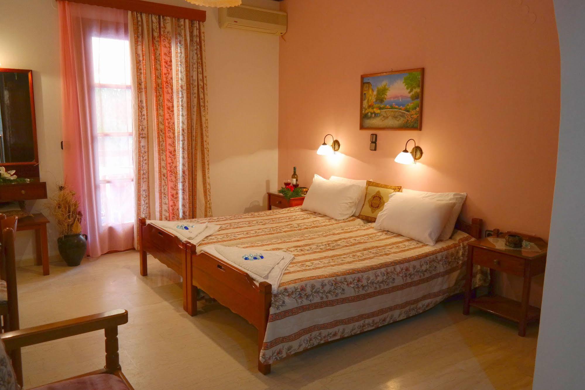 Golden Beach Studios Down Town Naxos City Exterior photo